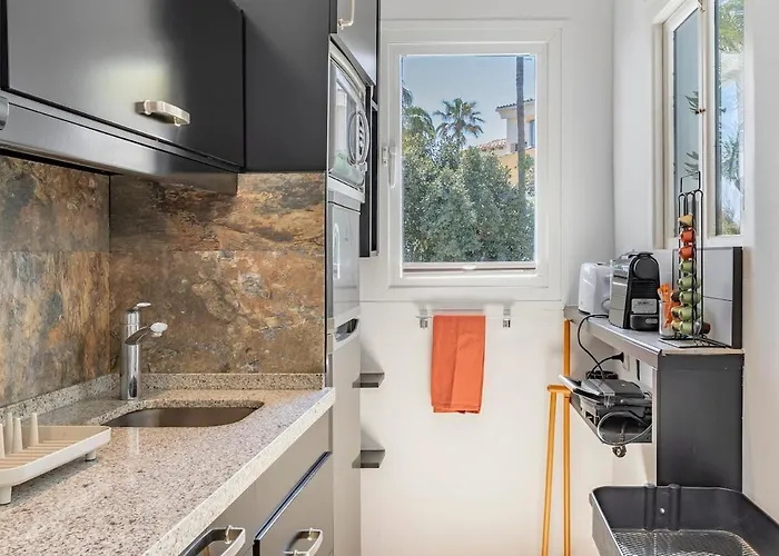 Appartement Modern In Cabopino Port